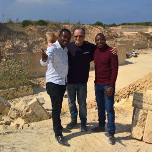 Luigi Carlino con clienti Congo